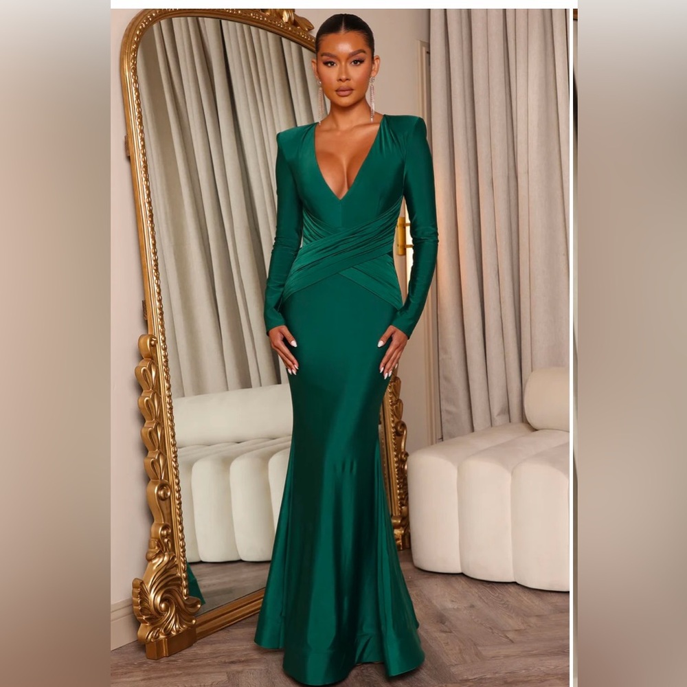 Sold out - Emerald green holiday/wedding guest gown Sz Sm